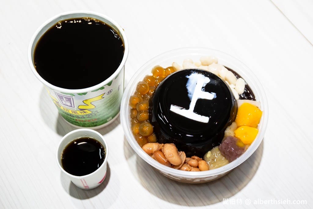 中壢上輝仙草豆花店，免費仙草茶隨你喝，在地30年