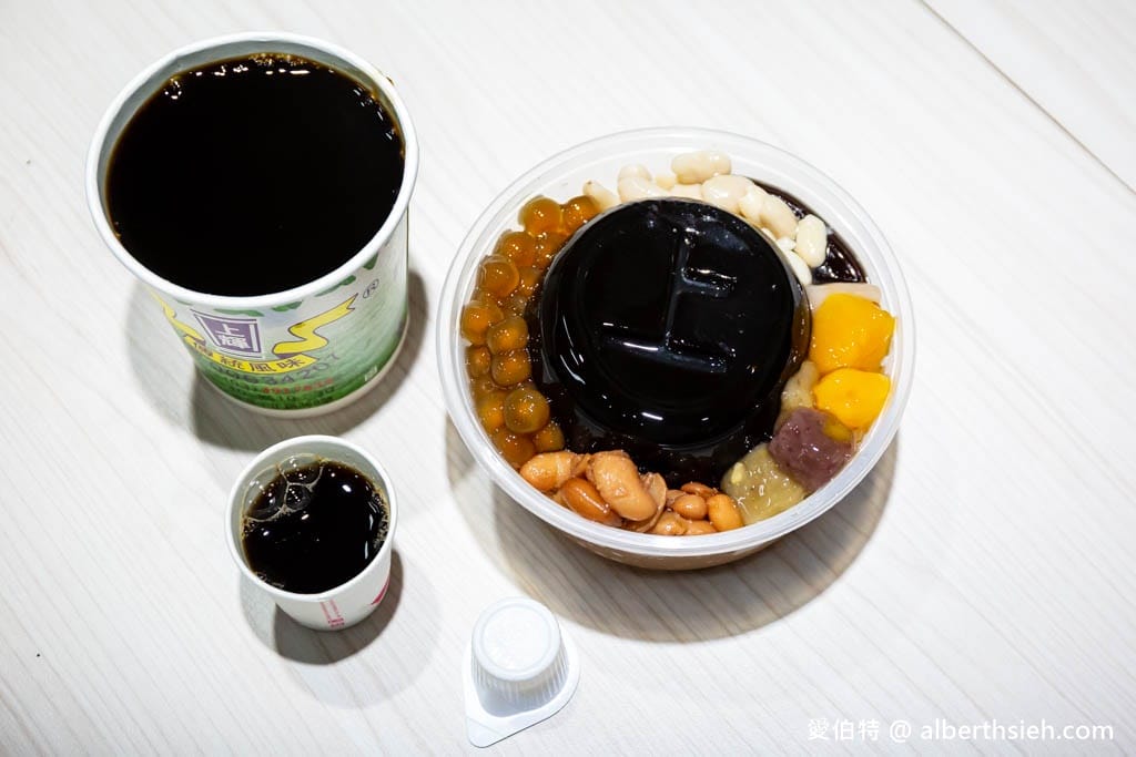 中壢上輝仙草豆花店，免費仙草茶隨你喝，在地30年