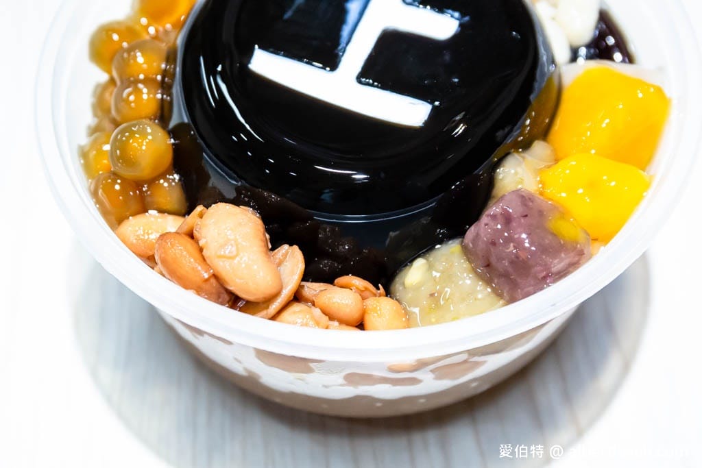 中壢上輝仙草豆花店，免費仙草茶隨你喝，在地30年