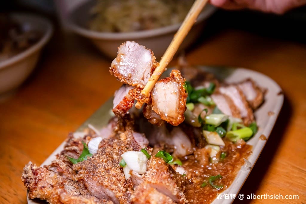 彰化北斗宵夜美食｜小林魯肉香，塞車意外發現的人氣排隊滷肉飯