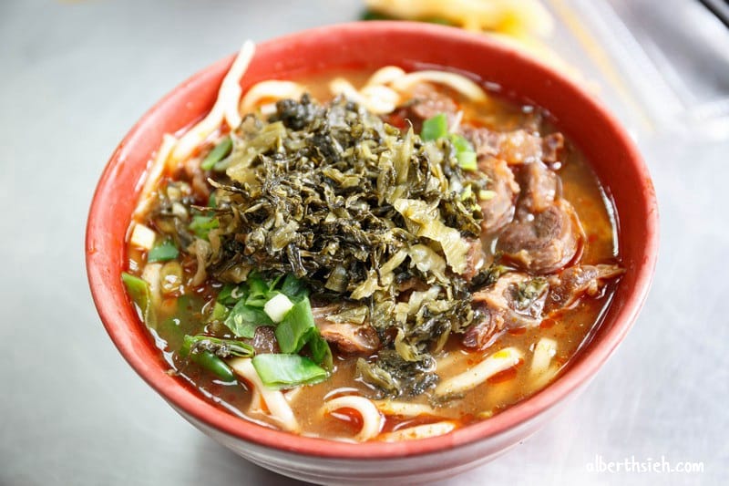 中壢美食推薦｜永川牛肉麵，湯頭重口味免費加湯加麵，24小時營業