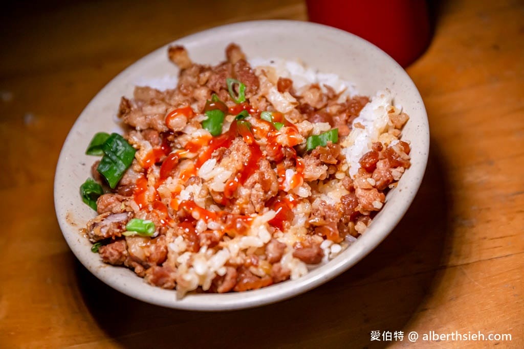 彰化北斗宵夜美食｜小林魯肉香，塞車意外發現的人氣排隊滷肉飯