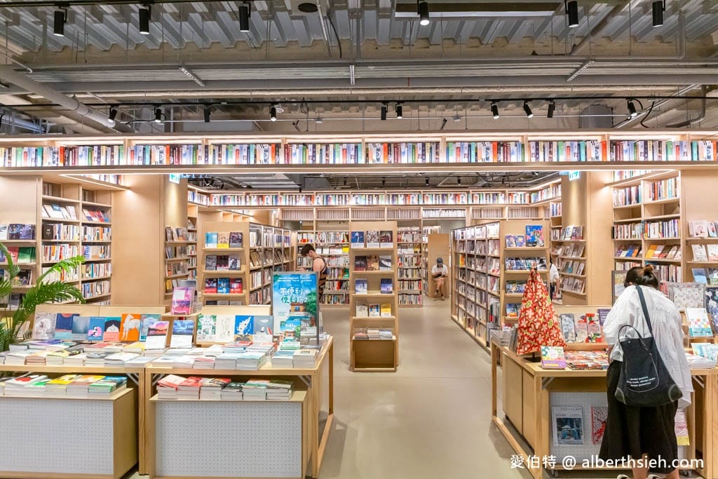 桃園蔦屋書店/WIRED TOKYO藝文店，融合書香與咖啡香
