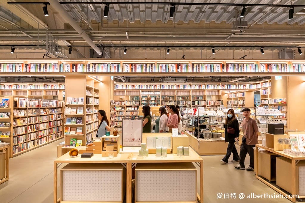 桃園蔦屋書店/WIRED TOKYO藝文店，融合書香與咖啡香