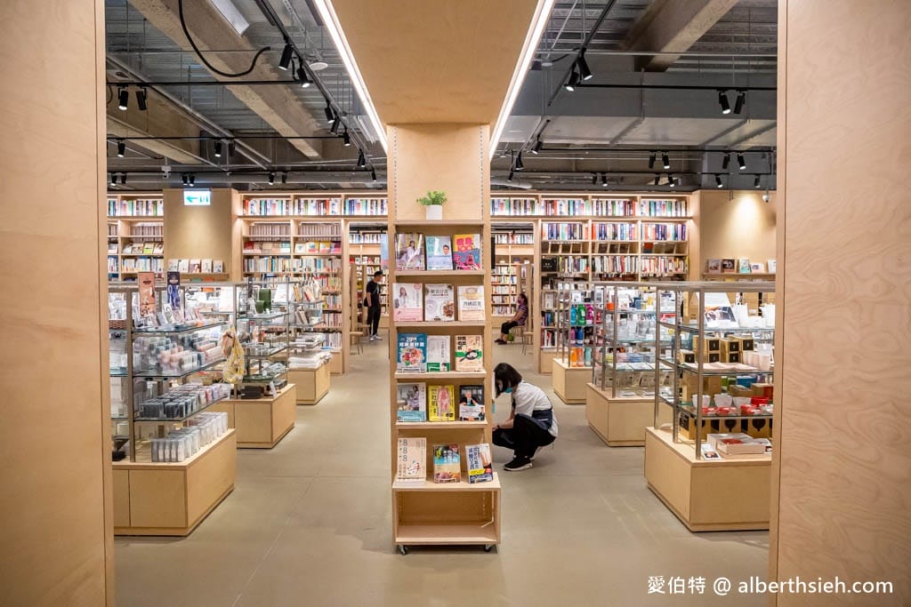 桃園蔦屋書店/WIRED TOKYO藝文店，融合書香與咖啡香