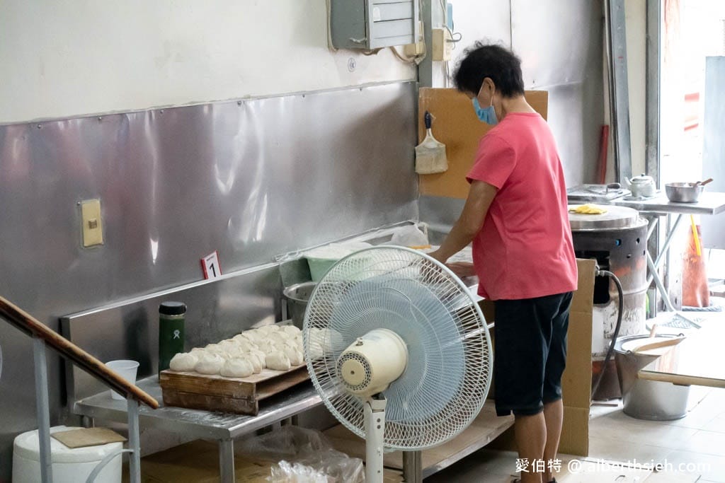 聖保祿前傳統早餐店｜桃園後站美食，菜單手工蛋餅、水煎包好吃
