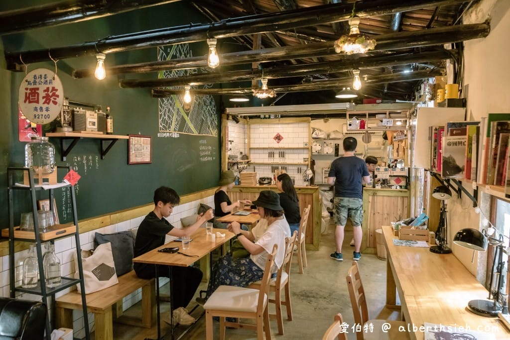 大溪老街咖啡館｜草店尾事務所，和平老街旁與世隔絕老宅咖啡廳
