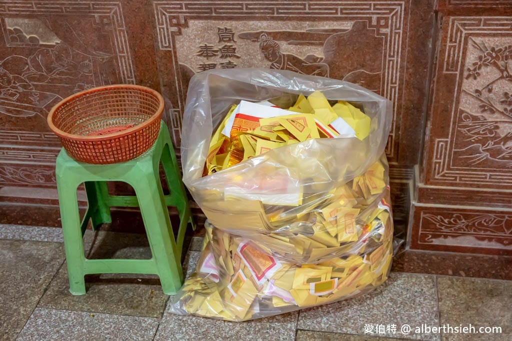 桃園平鎮廣隆宮｜全台最大最高坐姿石雕土地公