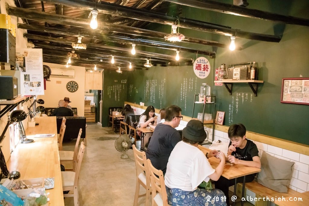 大溪老街咖啡館｜草店尾事務所，和平老街旁與世隔絕老宅咖啡廳