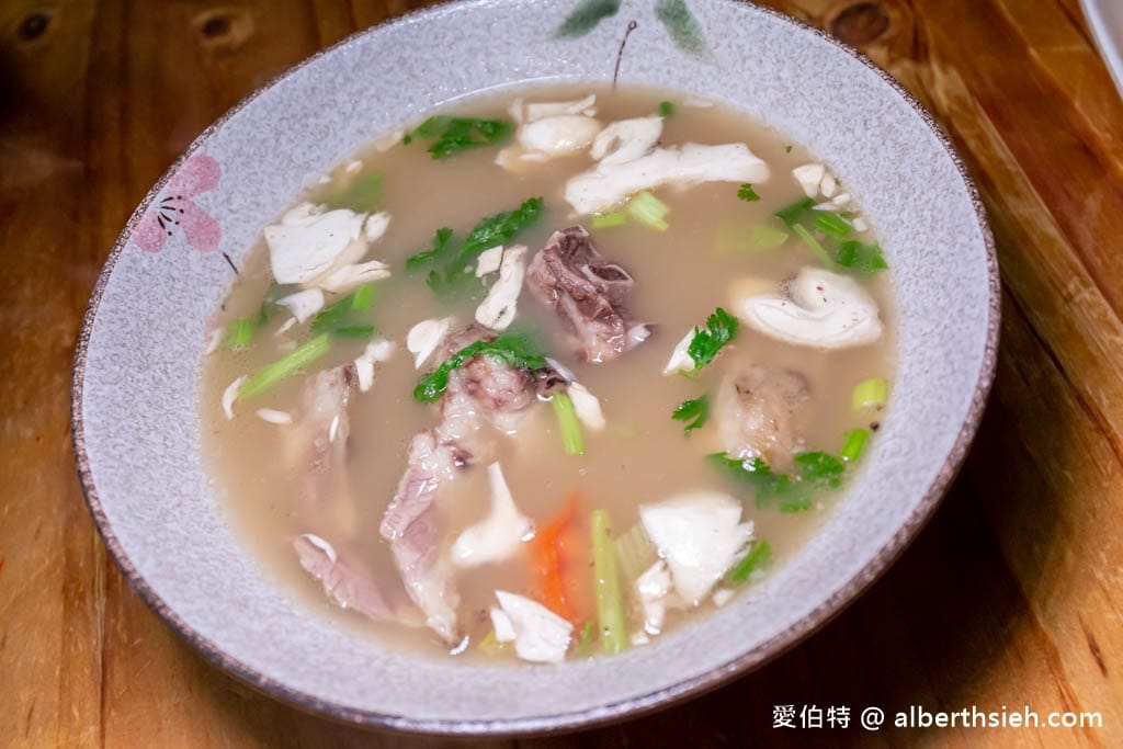 蘆竹胡同彭家老舖新疆拉麵｜饊子醬龍骨必點，羊肉不膻