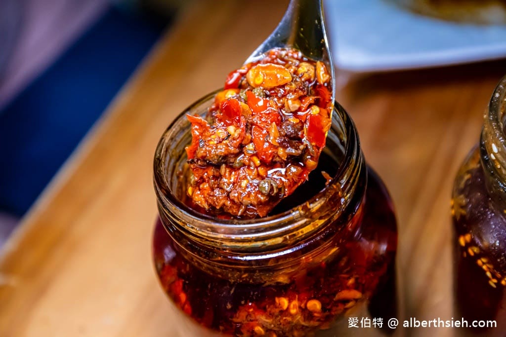 蘆竹胡同彭家老舖新疆拉麵｜饊子醬龍骨必點，羊肉不膻