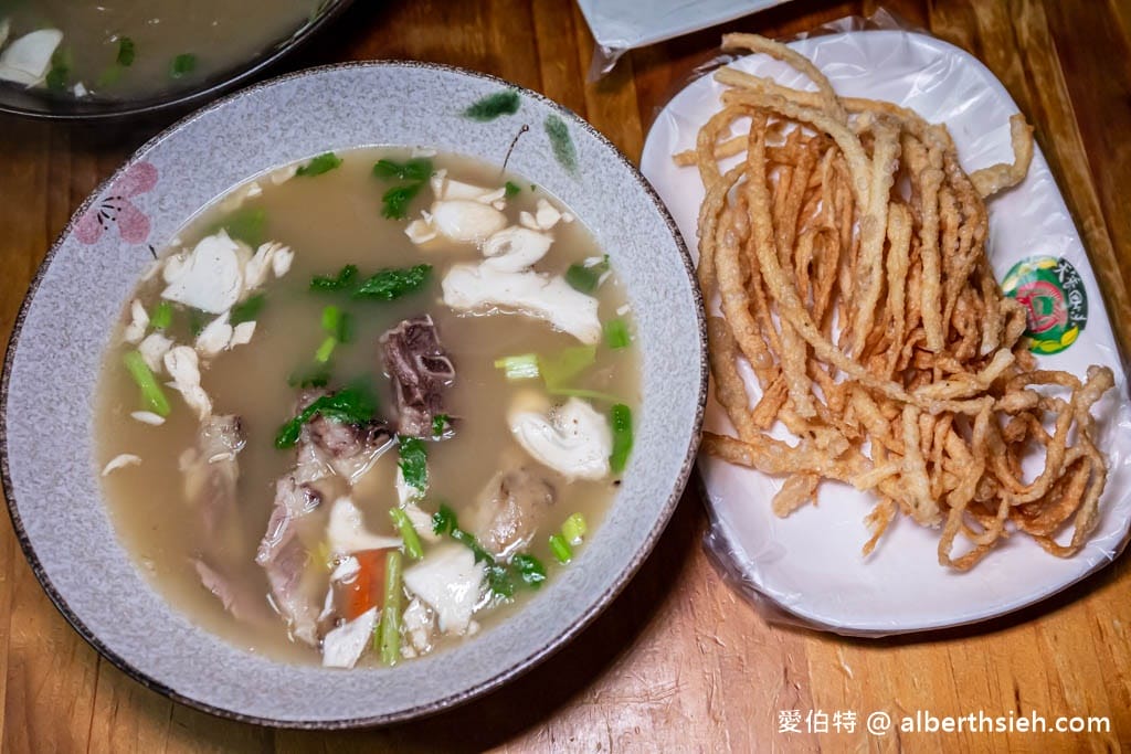 蘆竹胡同彭家老舖新疆拉麵｜饊子醬龍骨必點，羊肉不膻