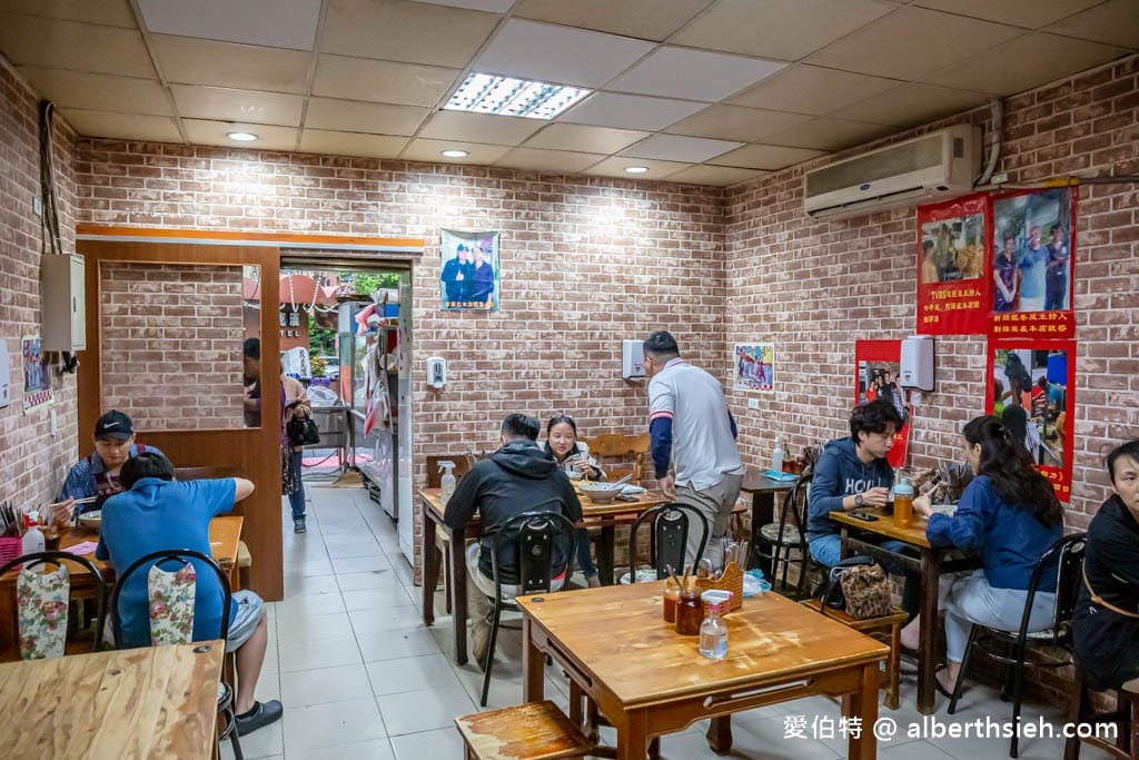 蘆竹胡同彭家老舖新疆拉麵｜饊子醬龍骨必點，羊肉不膻