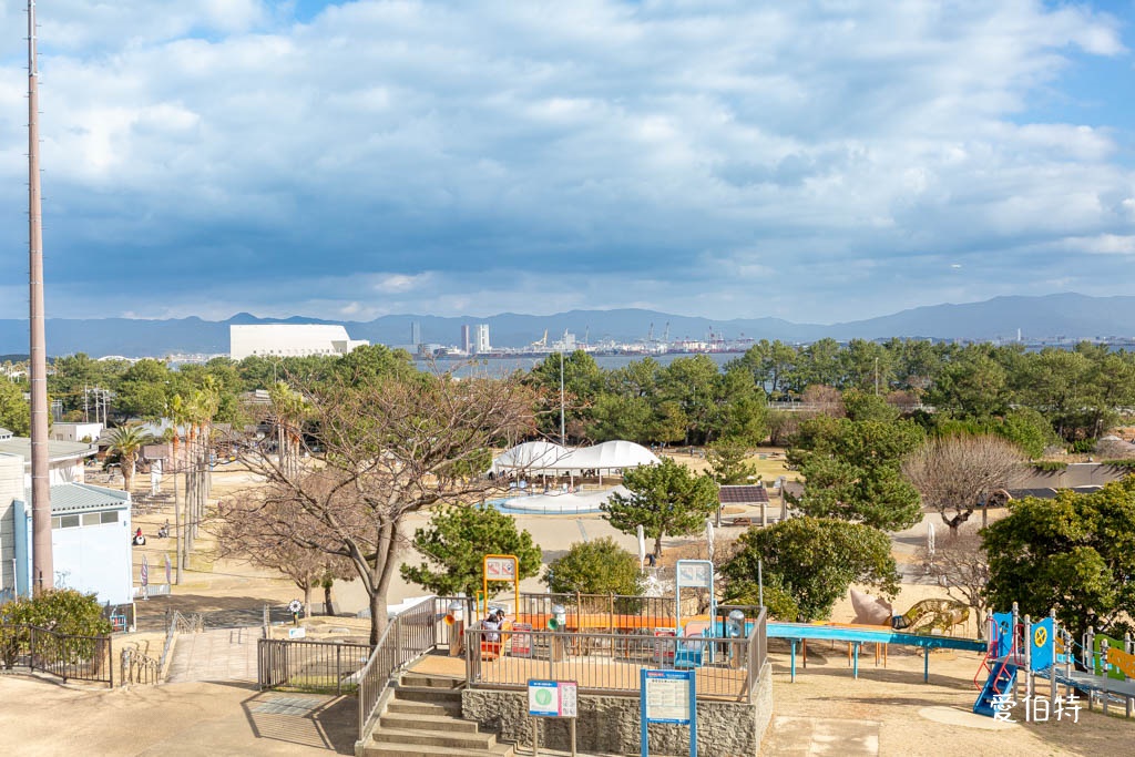 福岡必去親子景點推薦｜海之中道海濱公園，巨大雲朵彈跳床、滾輪滑梯 @愛伯特