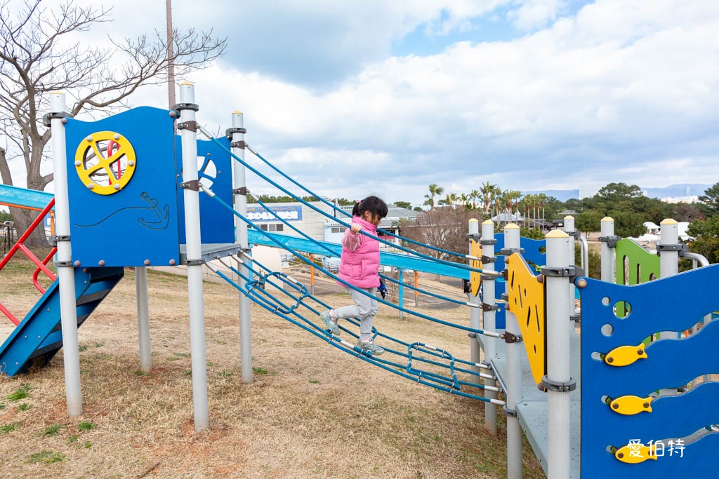 福岡必去親子景點推薦｜海之中道海濱公園，巨大雲朵彈跳床、滾輪滑梯 @愛伯特