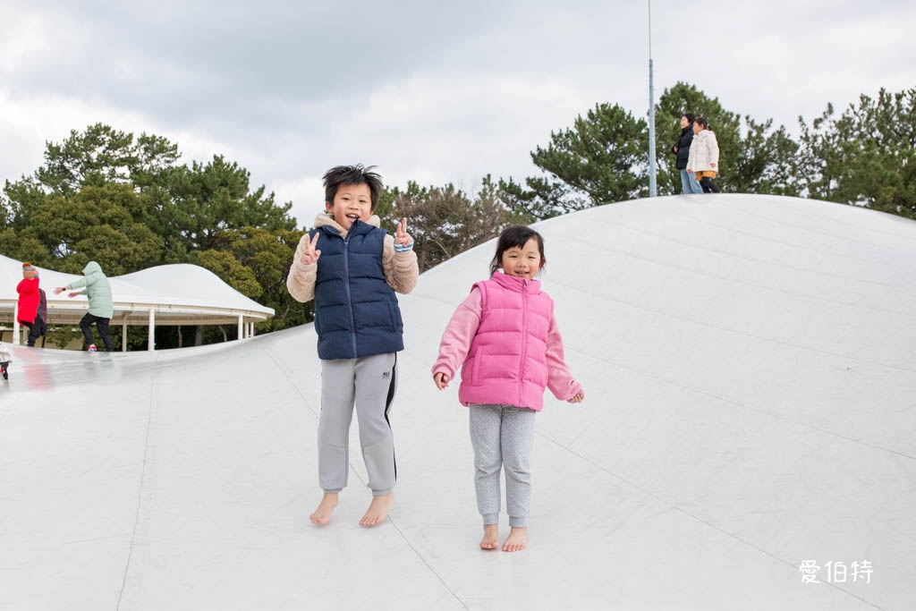 福岡必去親子景點推薦｜海之中道海濱公園，巨大雲朵彈跳床、滾輪滑梯 @愛伯特