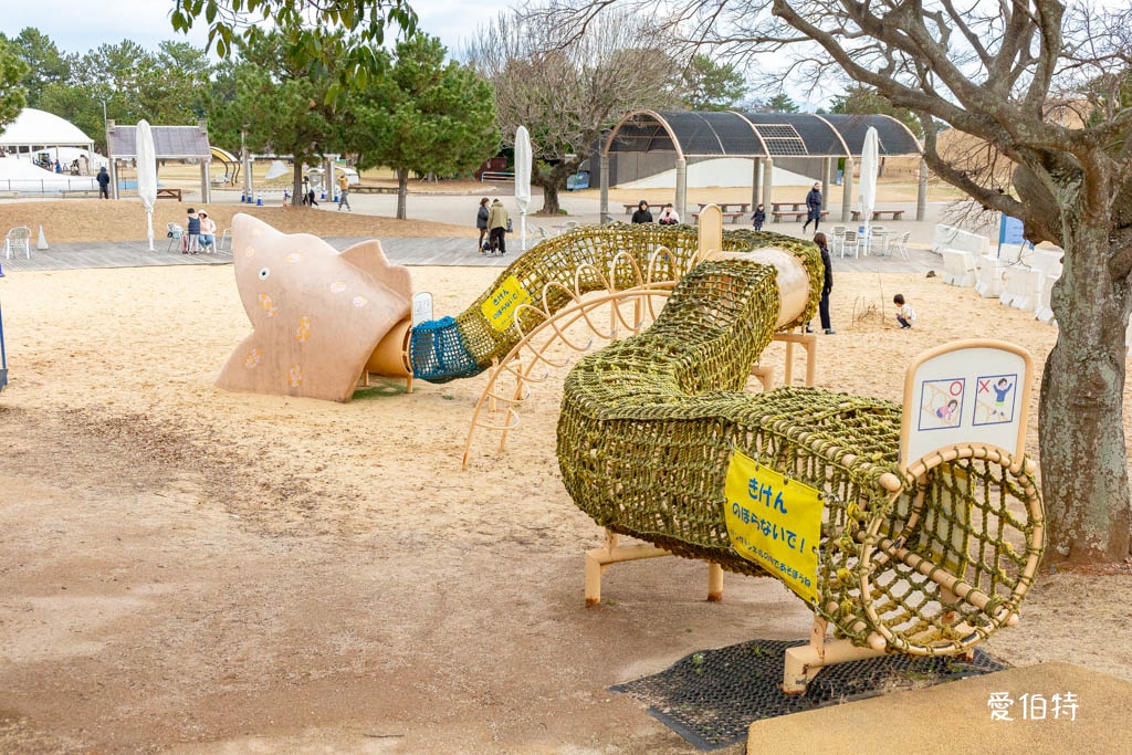 福岡必去親子景點推薦｜海之中道海濱公園，巨大雲朵彈跳床、滾輪滑梯 @愛伯特