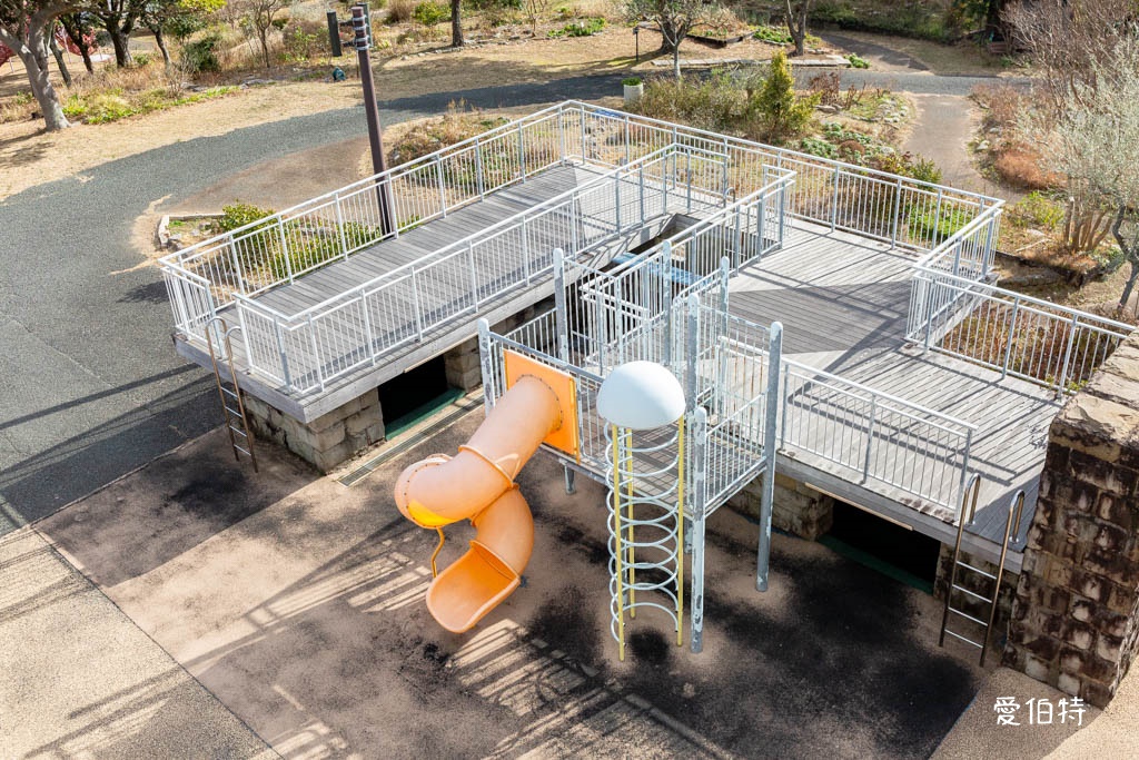 福岡必去親子景點推薦｜海之中道海濱公園，巨大雲朵彈跳床、滾輪滑梯 @愛伯特