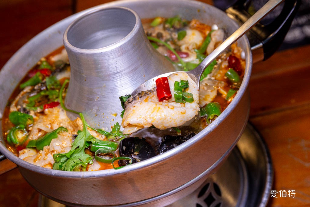 薑太宮市井小火鍋楊梅店,麻辣醬香火鍋雞必點 @愛伯特