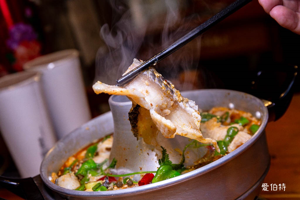 薑太宮市井小火鍋楊梅店,麻辣醬香火鍋雞必點 @愛伯特