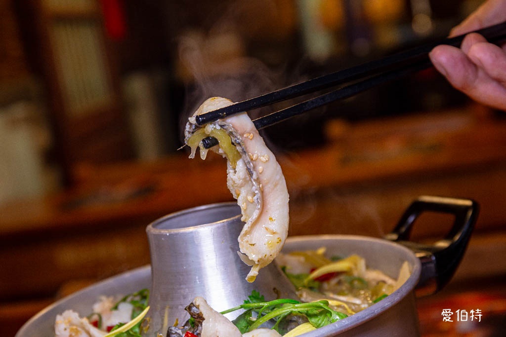 薑太宮市井小火鍋楊梅店,麻辣醬香火鍋雞必點 @愛伯特