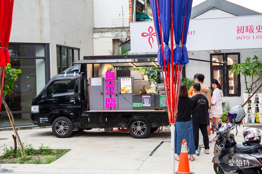 中壢龍岡龍來餐車市集，天天不同鹹甜餐車任你挑，不用再煩惱吃什麼 @愛伯特
