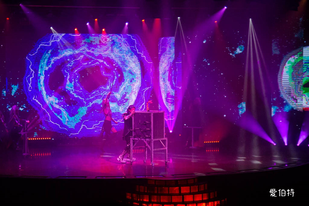 麗星郵輪探索星號｜星座劇院舞台秀show百老匯級表演免費必看 @愛伯特