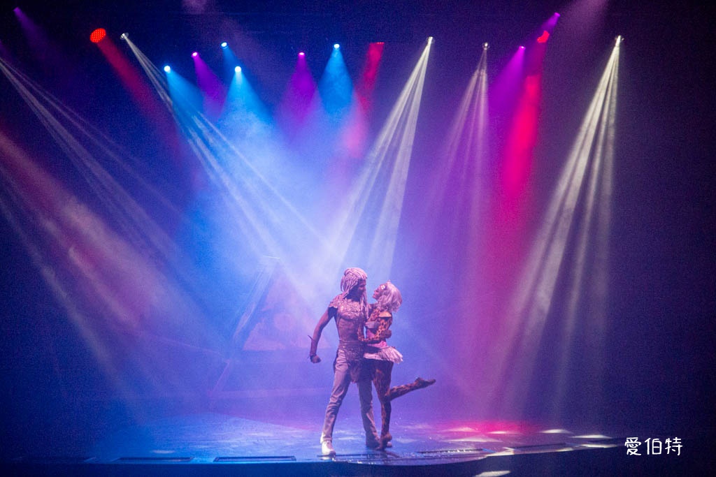 麗星郵輪探索星號｜星座劇院舞台秀show百老匯級表演免費必看 @愛伯特