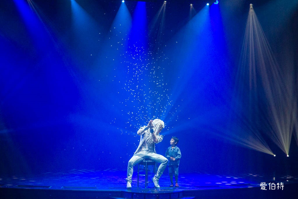麗星郵輪探索星號｜星座劇院舞台秀show百老匯級表演免費必看 @愛伯特