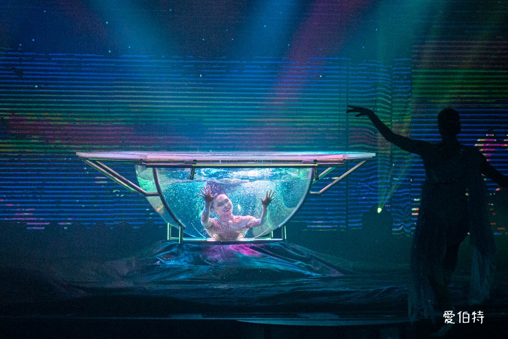 麗星郵輪探索星號｜星座劇院舞台秀show百老匯級表演免費必看 @愛伯特