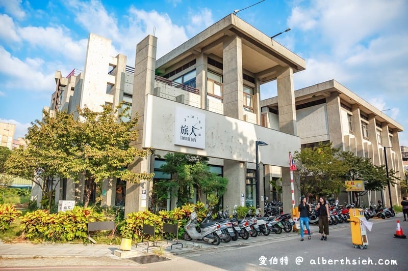 旅人咖啡館桃園店｜後火車站，環境空間明亮寬敞舒適
