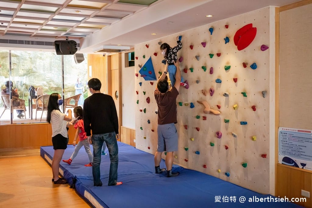 北海岸親子飯店推薦｜薆悅酒店野柳渡假館，400坪遊戲室隨你玩