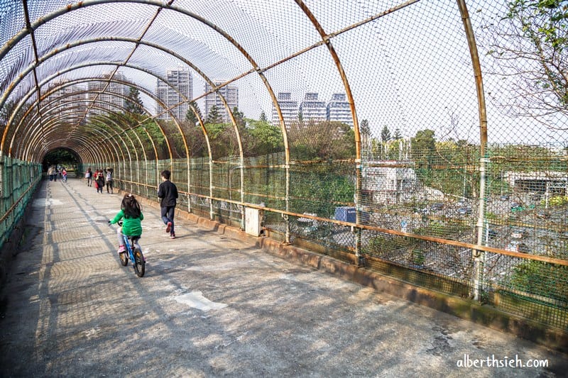 大溪埔頂公園|桃園親子景點,萬坪綠地,橫跨北二高,滾輪溜滑梯 - 第9張圖 大溪埔頂公園|桃園親子景點,萬坪綠地,橫跨北二高,滾輪溜滑梯