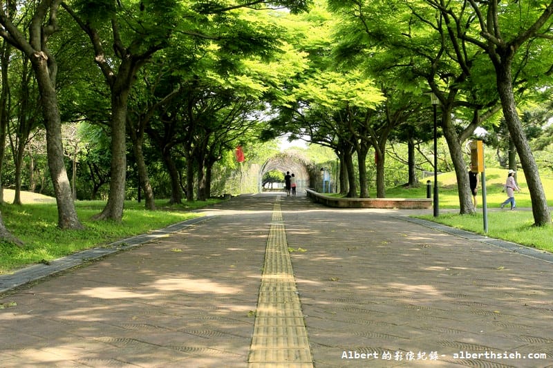 大溪埔頂公園|桃園親子景點,萬坪綠地,橫跨北二高,滾輪溜滑梯 - 第6張圖 大溪埔頂公園|桃園親子景點,萬坪綠地,橫跨北二高,滾輪溜滑梯