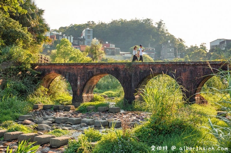 龍潭大平紅橋｜紅磚日式糯米橋歷史百大建築，還可以玩水！