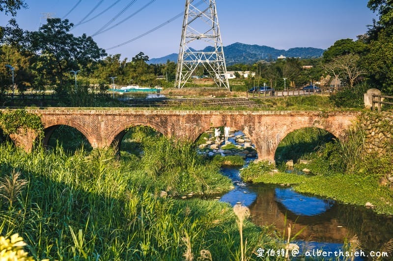 龍潭大平紅橋｜紅磚日式糯米橋歷史百大建築，還可以玩水！