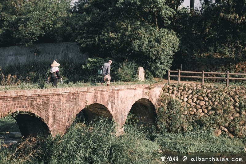 龍潭大平紅橋｜紅磚日式糯米橋歷史百大建築，還可以玩水！
