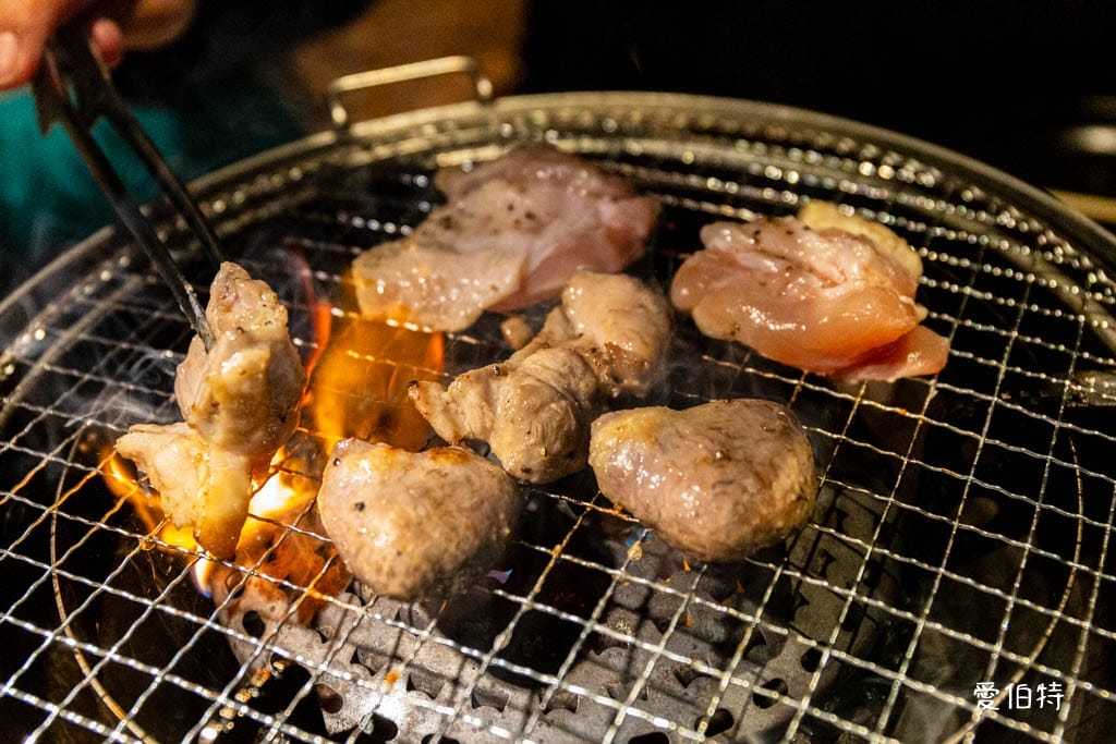 別府燒肉美食推薦｜ヤキニクボン(焼き肉凡)，肉質讚，居酒屋氛圍佳