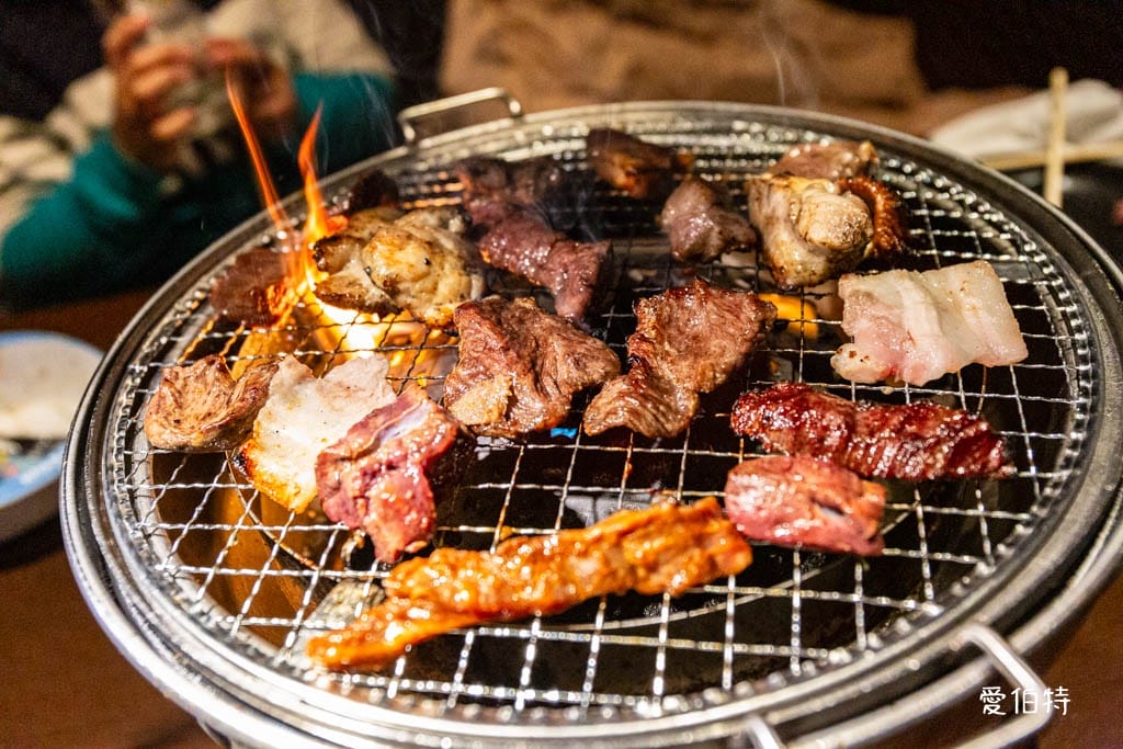 別府燒肉美食推薦｜ヤキニクボン(焼き肉凡)，肉質讚，居酒屋氛圍佳