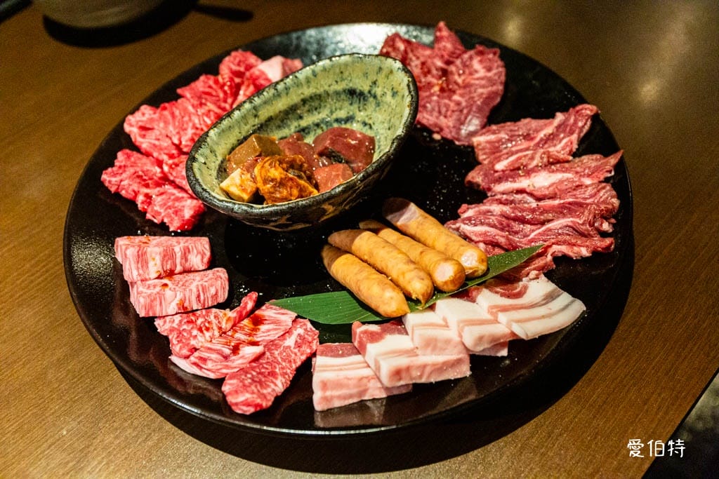 別府燒肉美食推薦｜ヤキニクボン(焼き肉凡)，肉質讚，居酒屋氛圍佳
