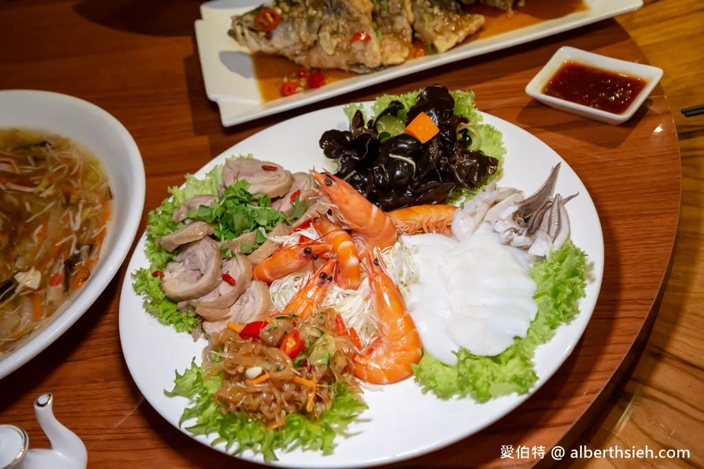 大溪老街美食推薦｜隱灶腳百年老厝，2人也能吃的復古辦桌菜