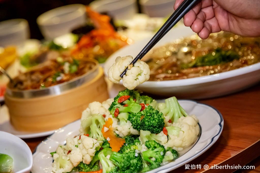 大溪老街美食推薦｜隱灶腳百年老厝，2人也能吃的復古辦桌菜