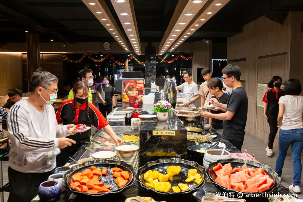 艾佳牛排館｜桃園藝文特區吃到飽，320元起近70款Buffet隨你吃