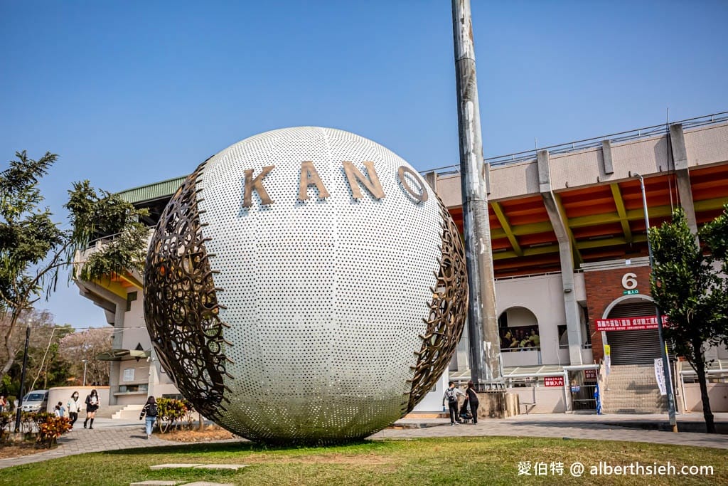 嘉義公園KANO園區｜免費親子景點，超寬版溜滑梯、滑草場