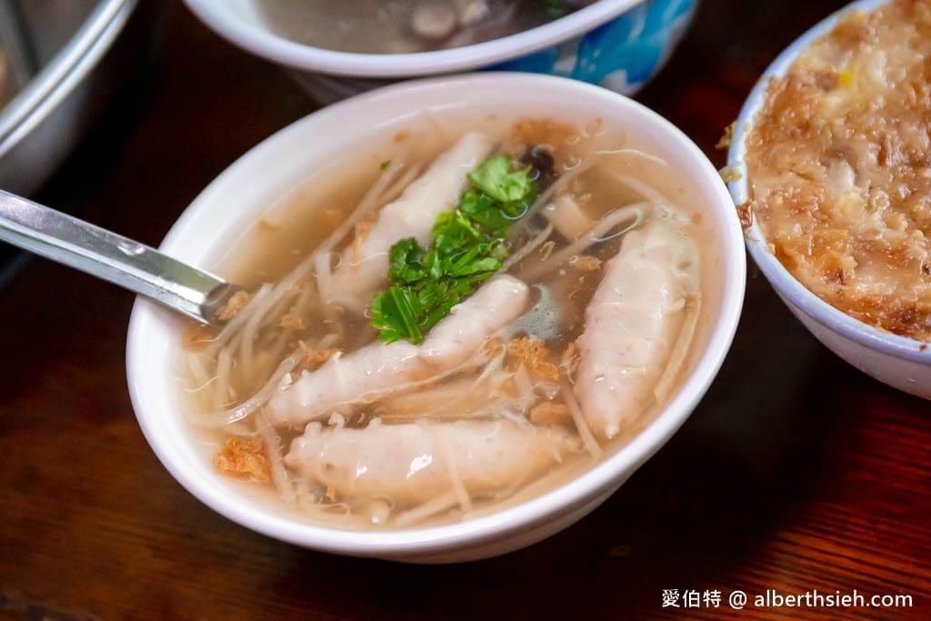 台南麻豆阿蘭碗粿｜專屬停車場，料多實在又便宜，每天熱賣上千碗
