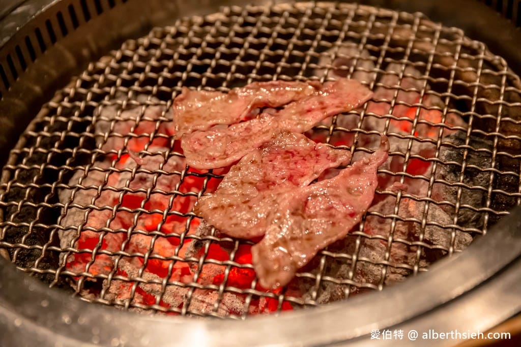 碳佐麻里精品燒肉高雄時代店｜線上訂位，堪稱亞洲最美水上燒肉店