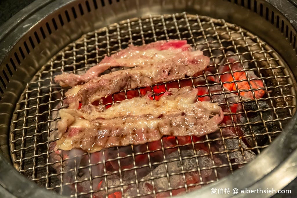 碳佐麻里精品燒肉高雄時代店｜線上訂位，堪稱亞洲最美水上燒肉店