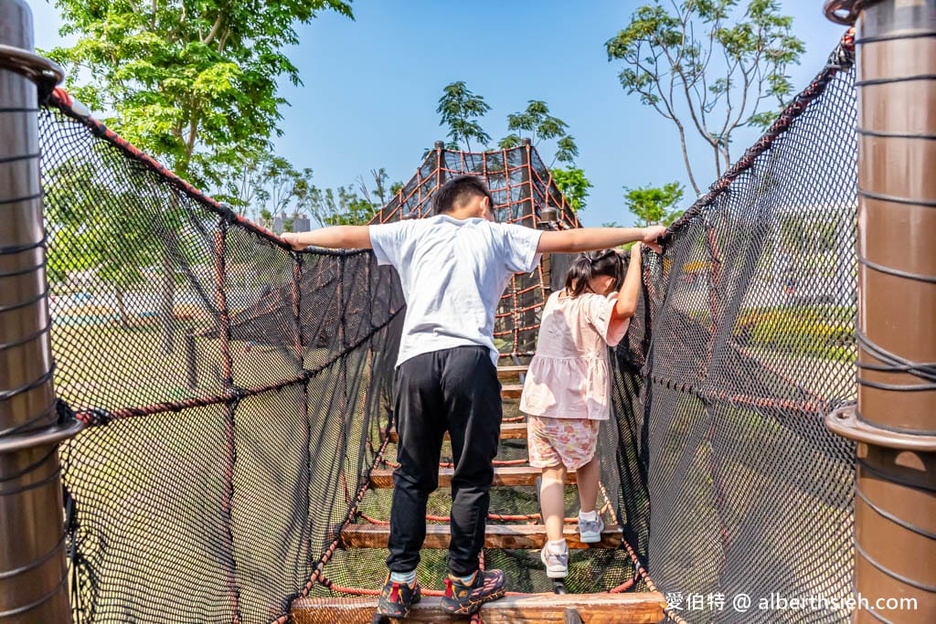 前鎮時代公園｜高雄親子景點，捷運旁萬坪兒童共融遊戲場