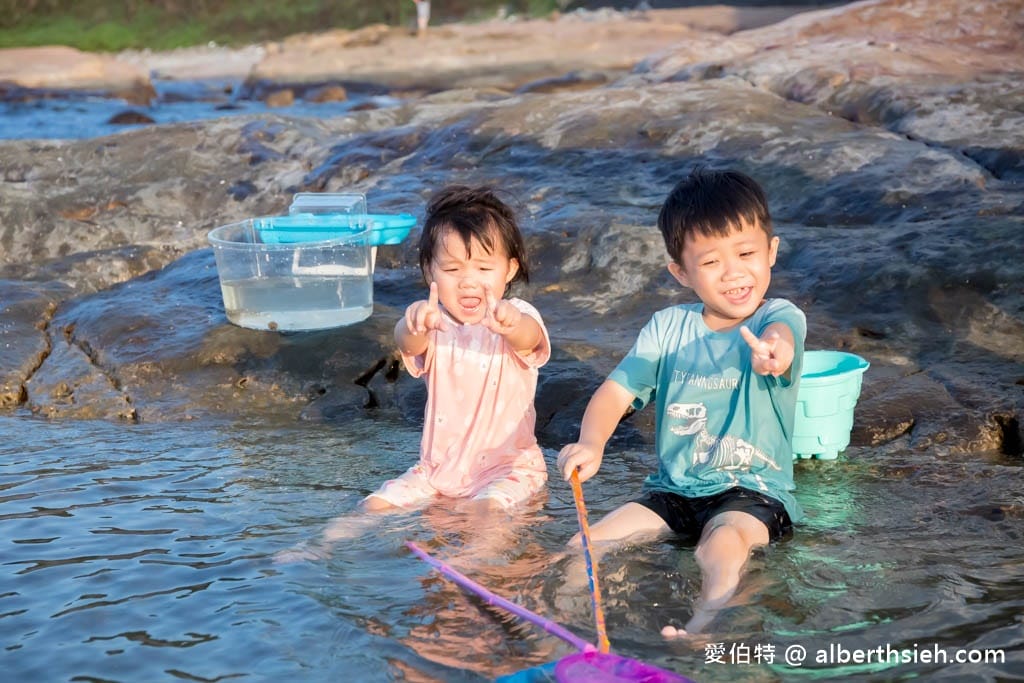 新北東北角親子玩水｜瑞芳蝙蝠洞公園，撈魚抓螃蟹、浮潛勝地