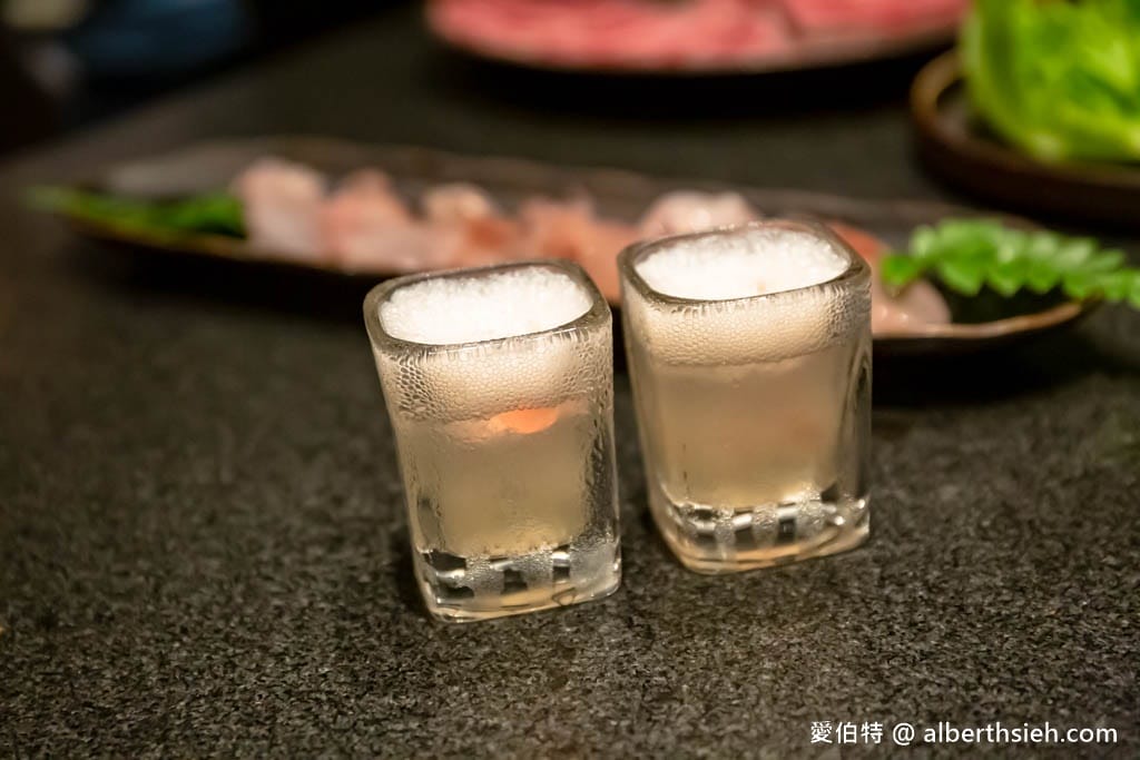碳佐麻里精品燒肉高雄時代店｜線上訂位，堪稱亞洲最美水上燒肉店